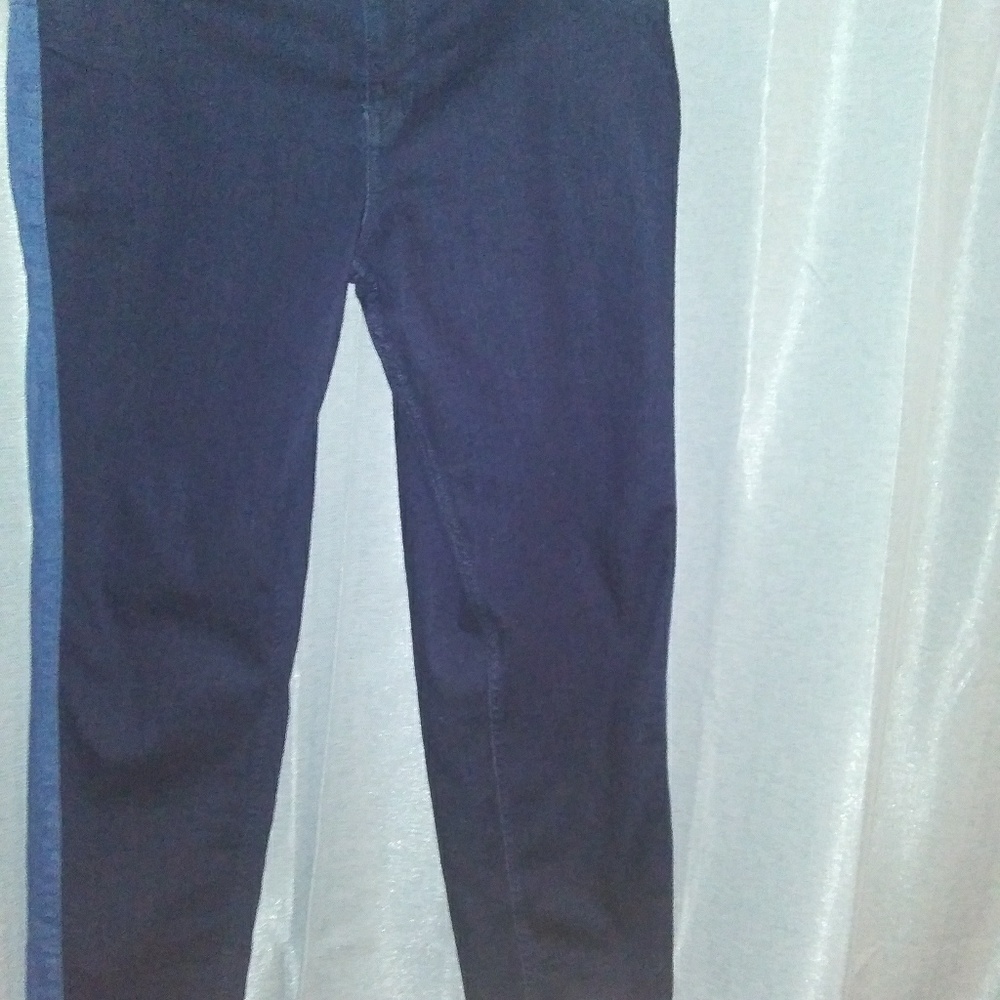 Jeans - Picture 3 of 8